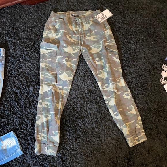 Almost Famous Pants - Cargo Joggers Camo